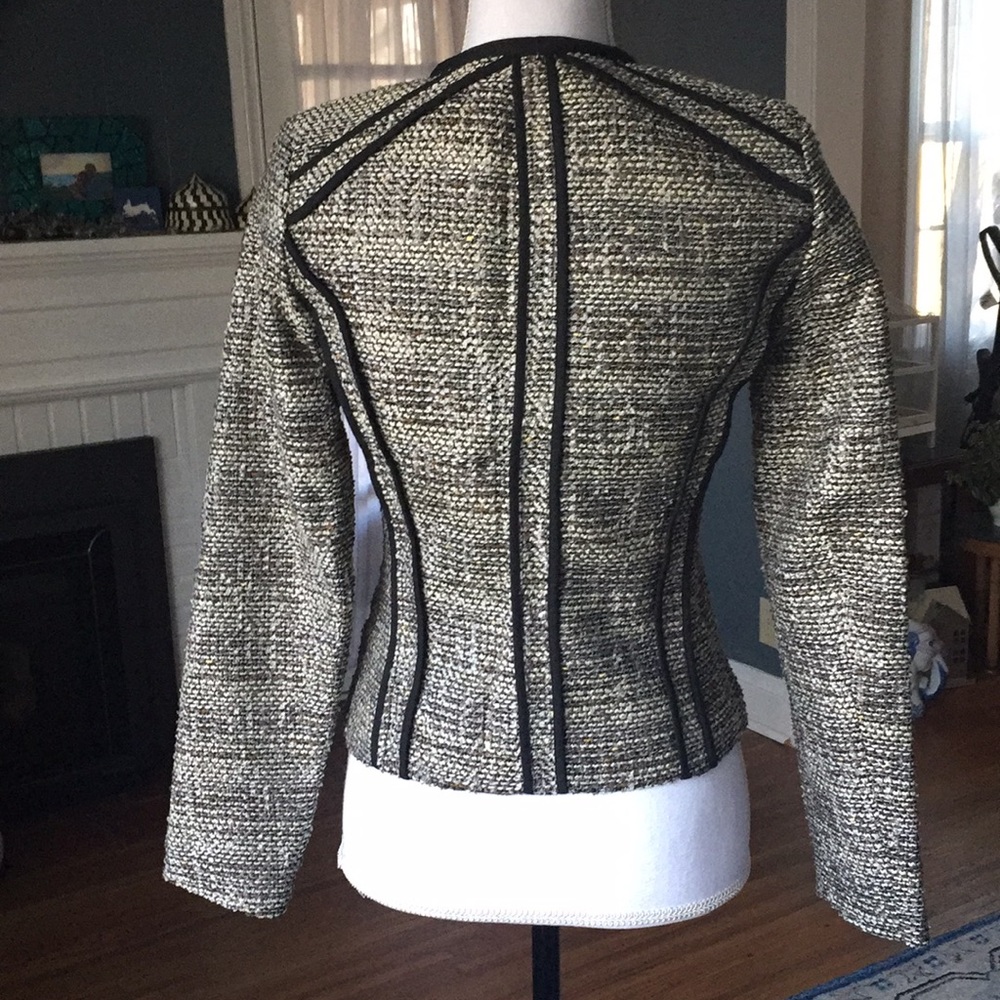 Classy Tweed Fitted Jacket - Picture 3 of 6